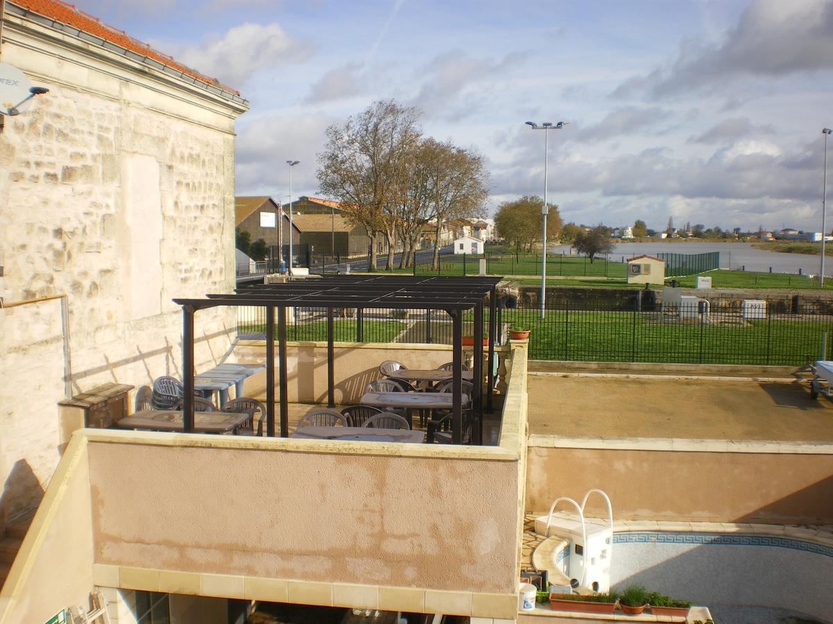 Hotel Le Cargo Rochefort  Exterior foto