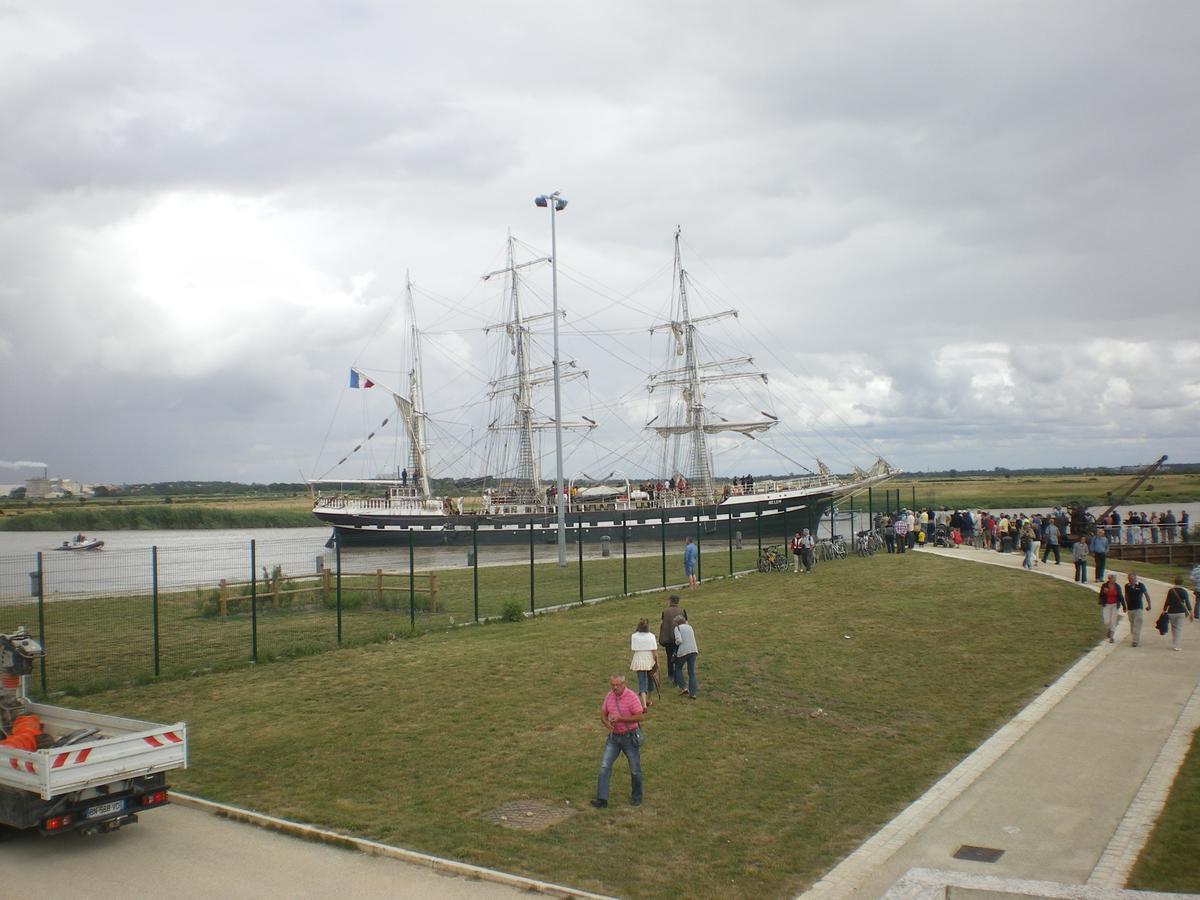 Hotel Le Cargo Rochefort  Exterior foto
